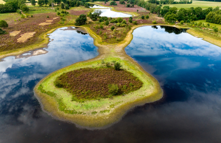 Bergvennen vanuit de lucht