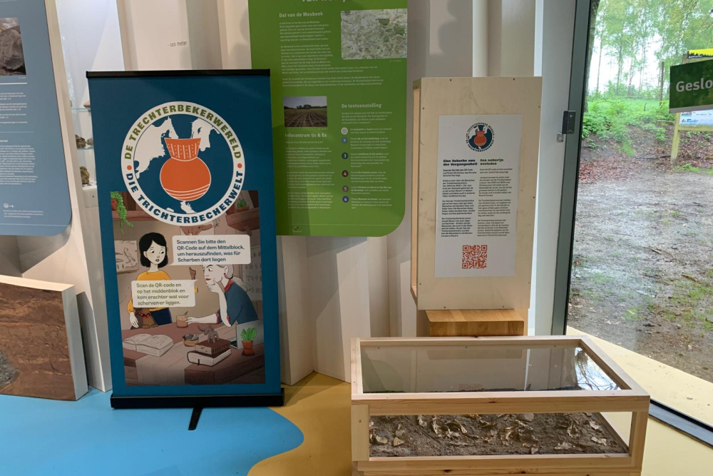 Trechterbeker expositie bij IJs en Es in Mander, foto Louiset 2
