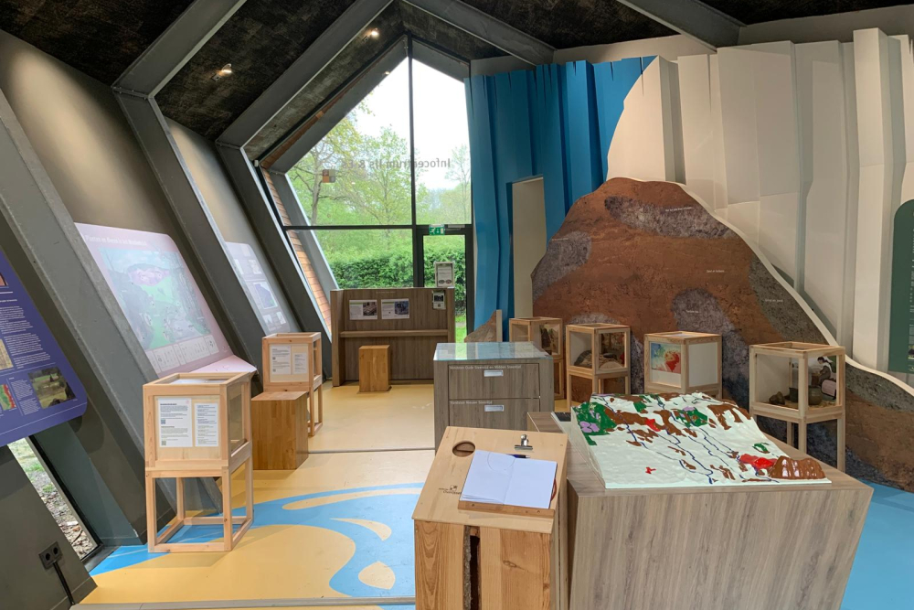 Trechterbeker expositie bij IJs en Es in Mander