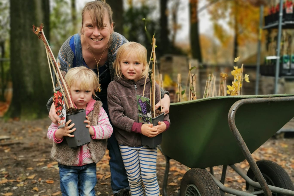 kinderen planten struiken