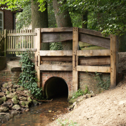 Brug over de Mosbeek 